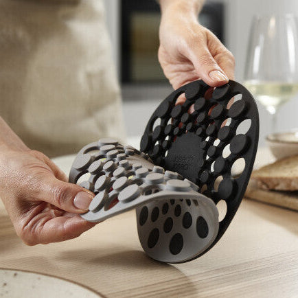 Joseph Joseph Spot-On Round  Silicone Trivet Set